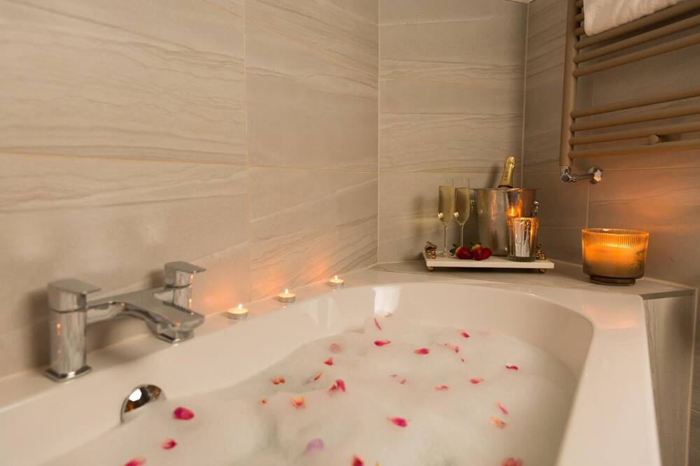 Photo of Bathroom in Warkworth