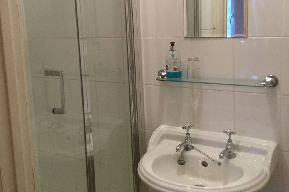 Photo of Bathroom in Chipping Sodbury