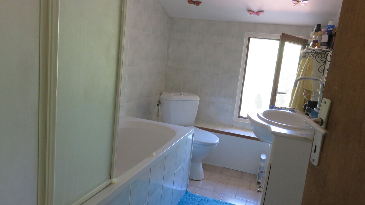 Photo of Bathroom in Octon