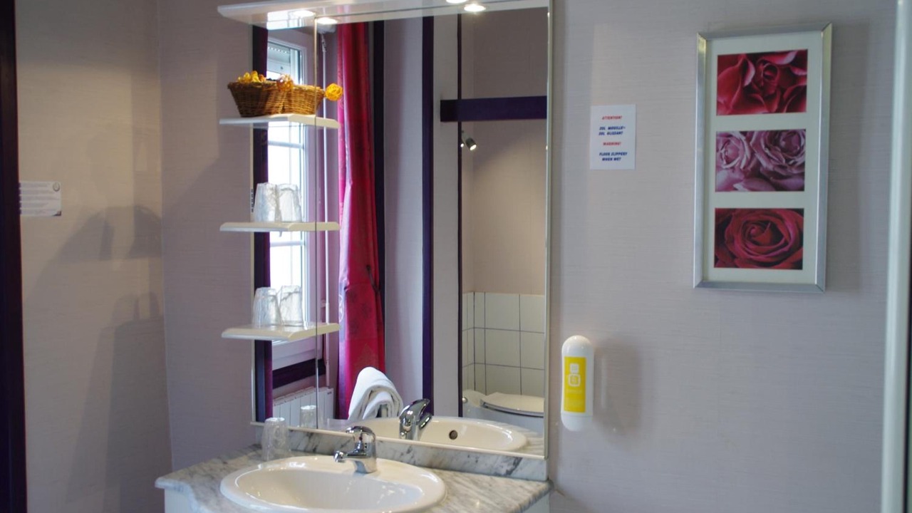 Photo of Bathroom in Cognac