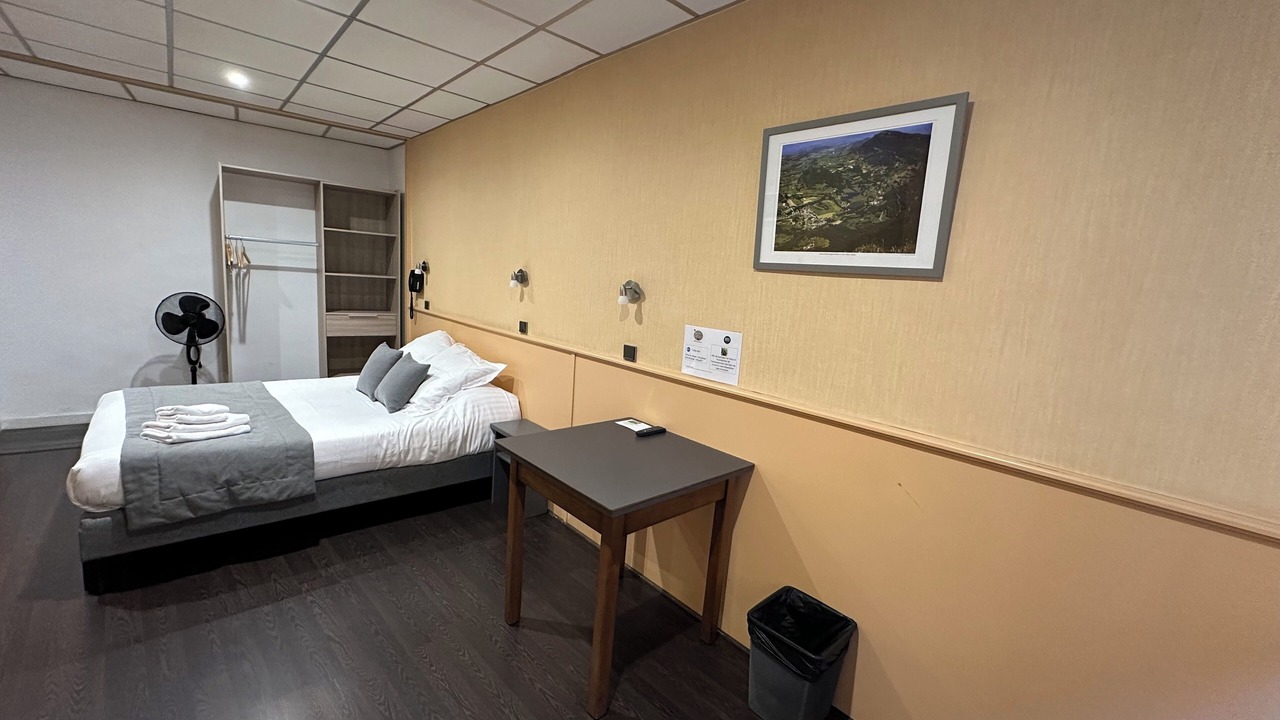 Photo of Bedroom in Yenne