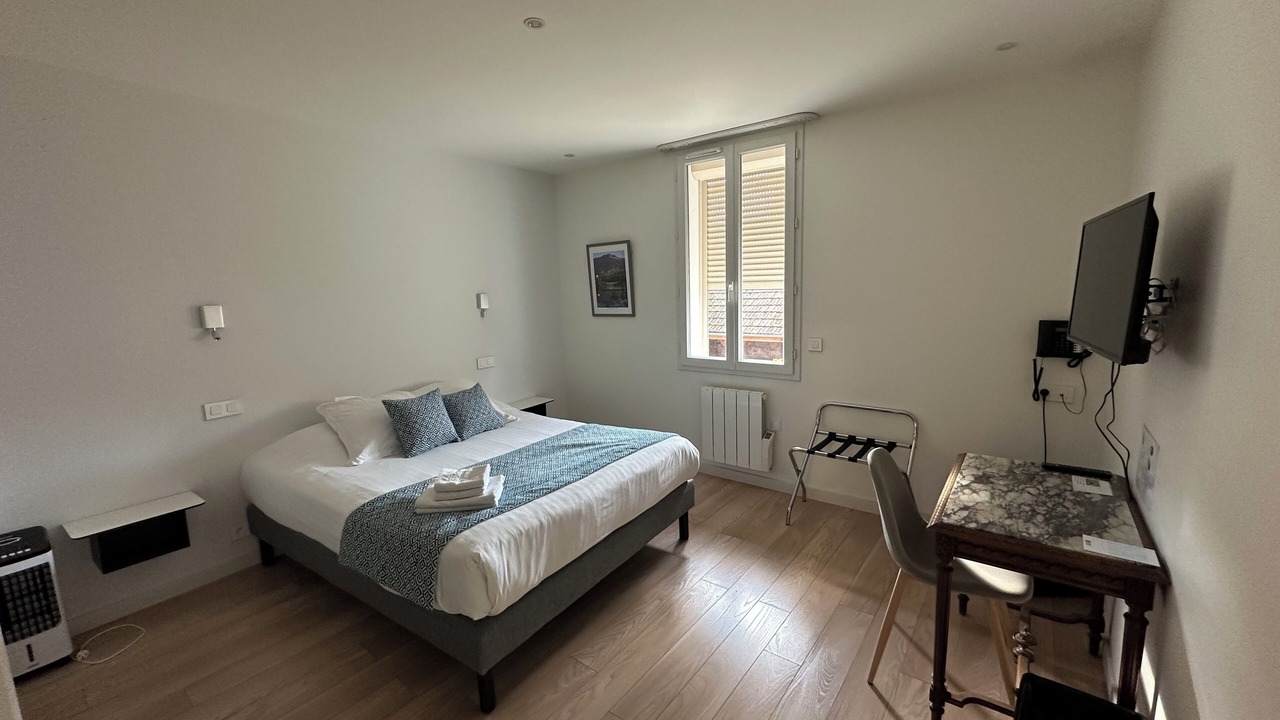 Photo of Bedroom in Yenne