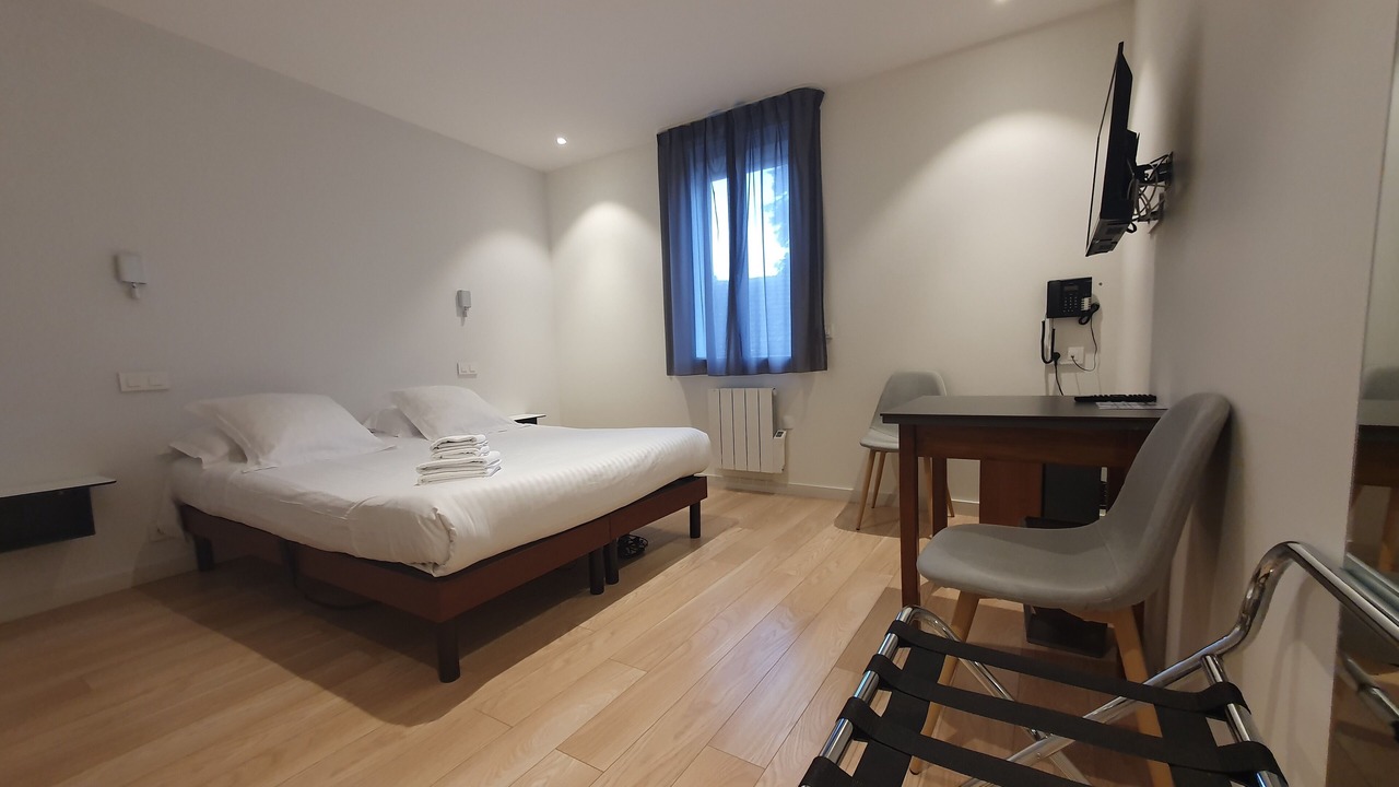 Photo of Others in Yenne