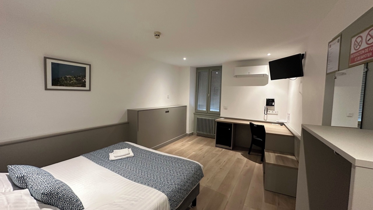 Photo of Bedroom in Yenne