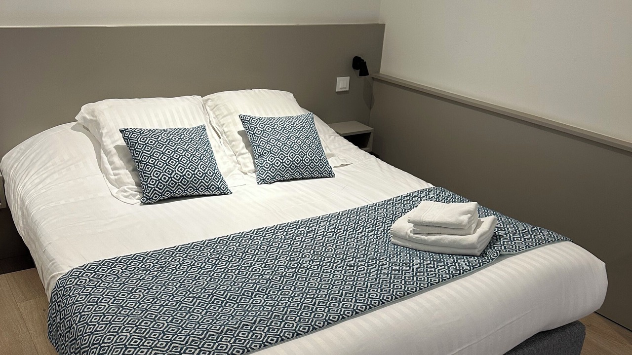 Photo of Others in Yenne