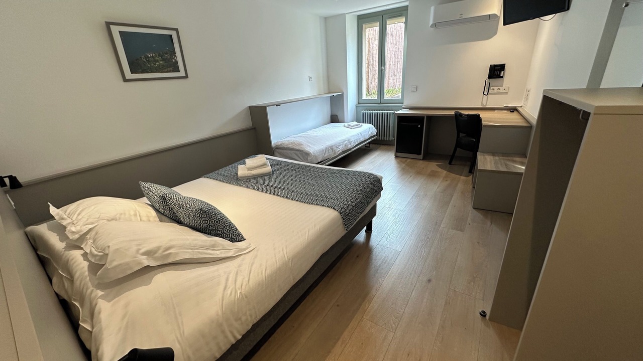 Photo of Bedroom in Yenne