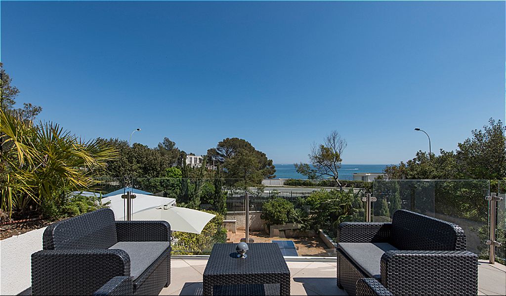 Photo of Bedroom in Saint-Aygulf