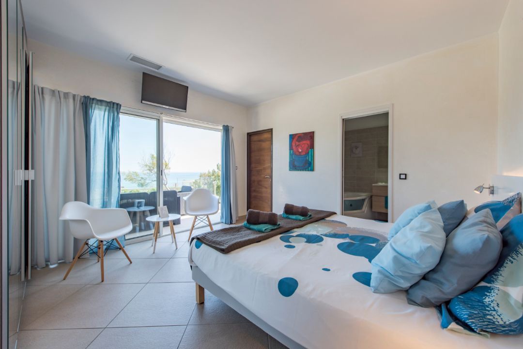 Photo of Bedroom in Saint-Aygulf