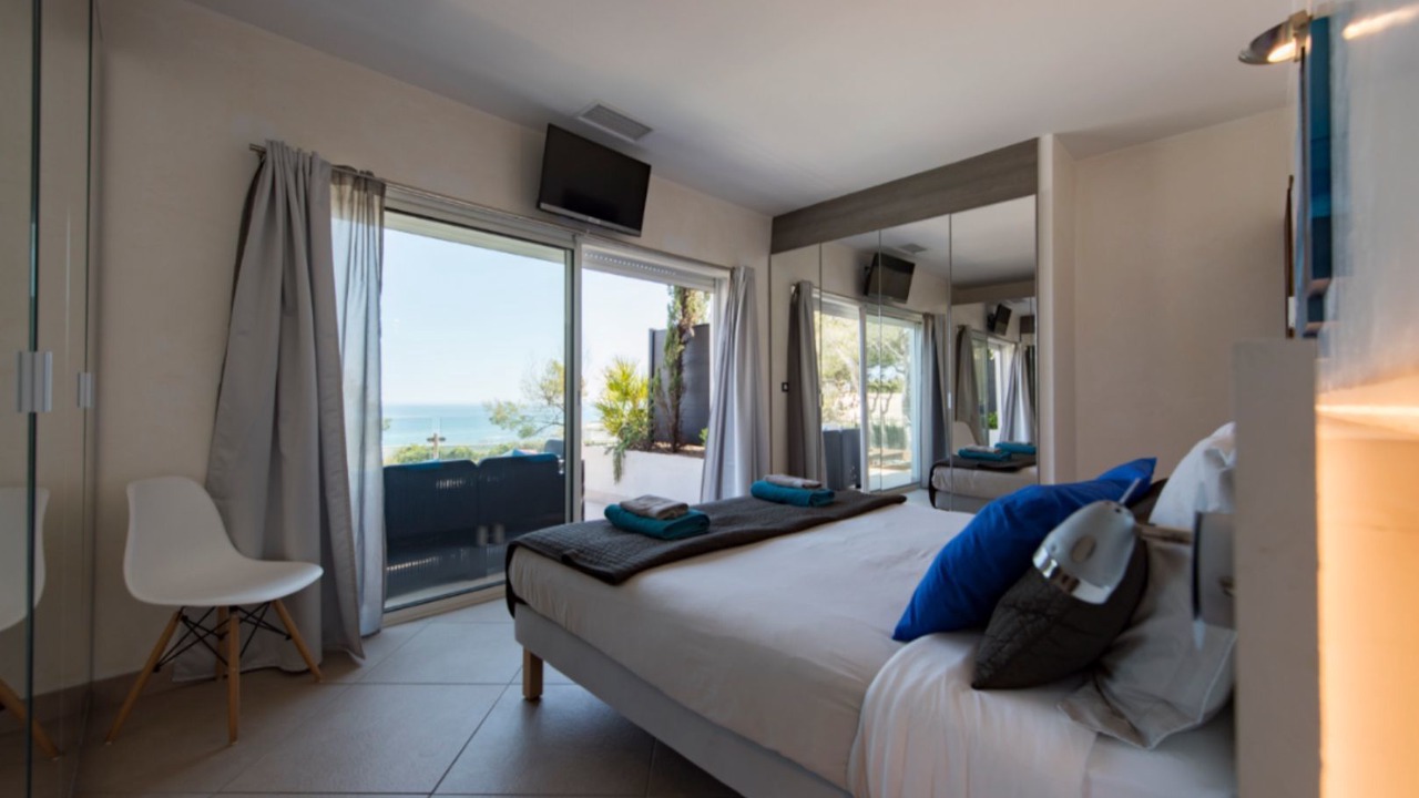 Photo of Bedroom in Saint-Aygulf