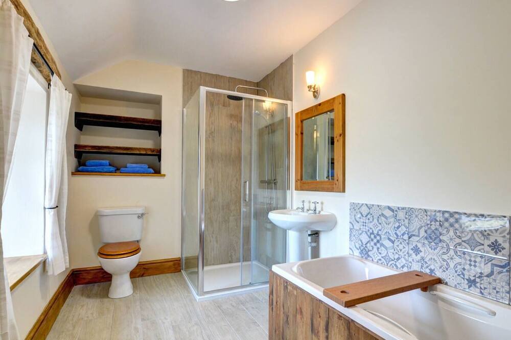 Photo of Bathroom in Bontnewydd