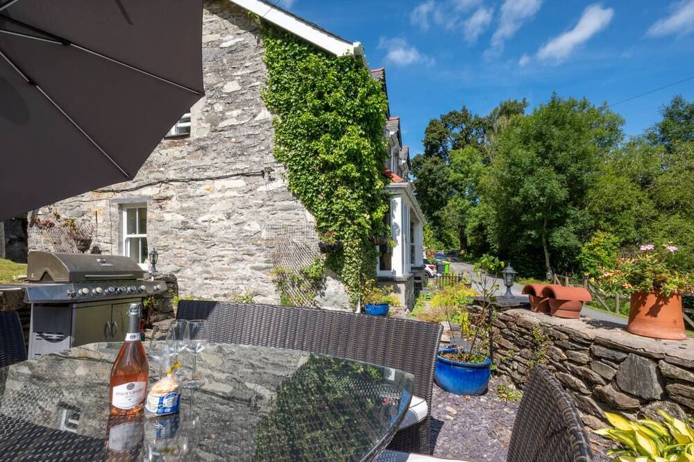 Photo of Patio Balcony in Capel Garmon