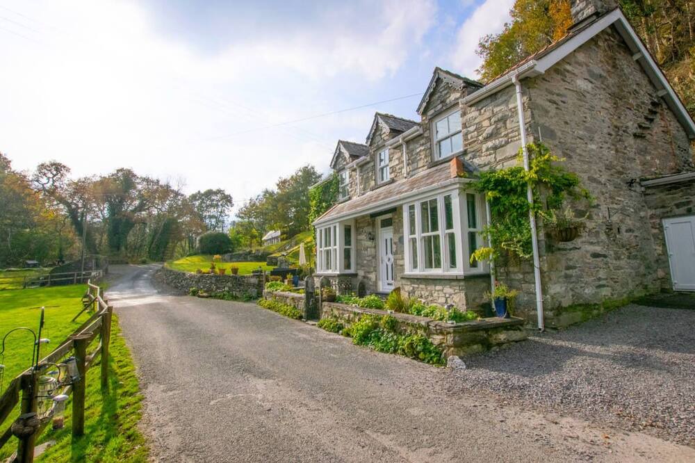 Photo of Outdoor in Capel Garmon