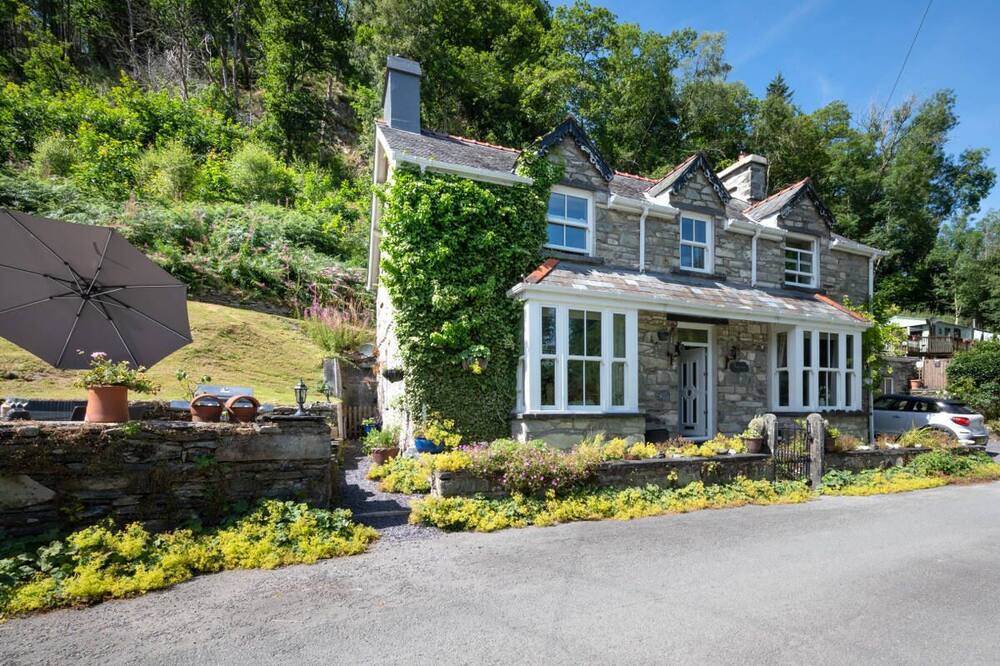 Photo of Outdoor in Capel Garmon