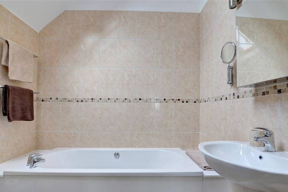 Photo of Bathroom in Derwen