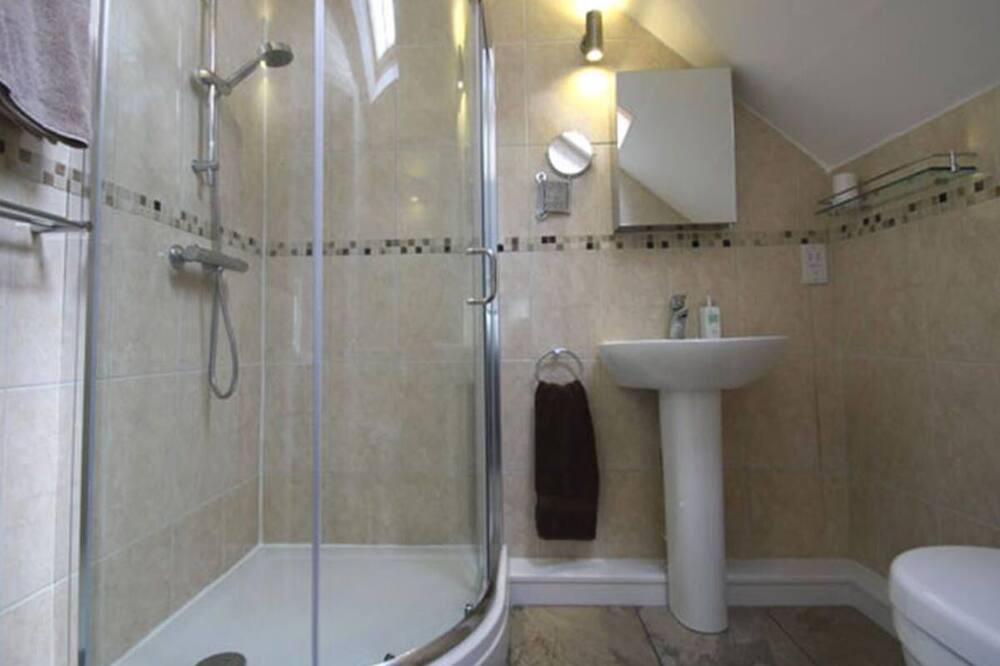 Photo of Bathroom in Derwen