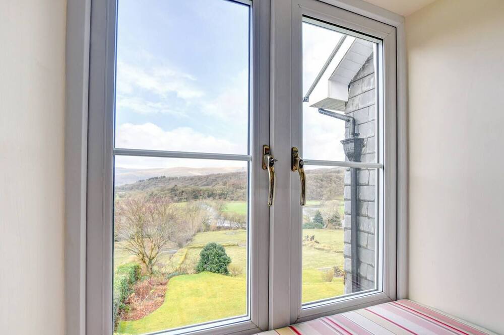 Photo of Bedroom in Derwenlas