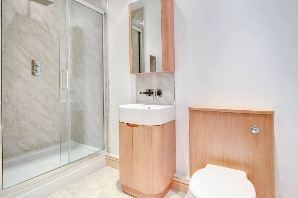 Photo of Bathroom in Derwenlas