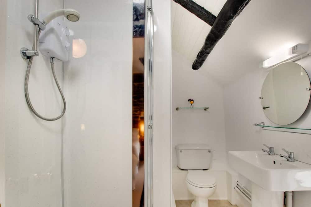 Photo of Bathroom in Llangeler