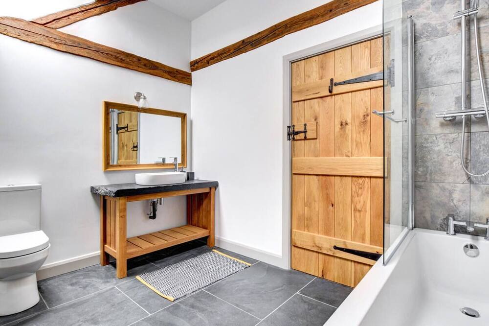 Photo of Bathroom in Machynlleth