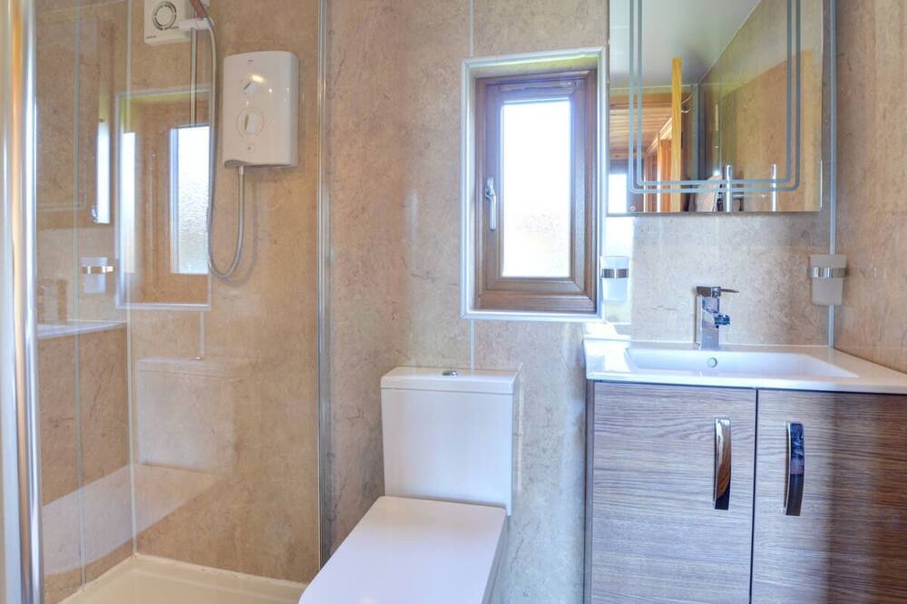 Photo of Bathroom in Penybont