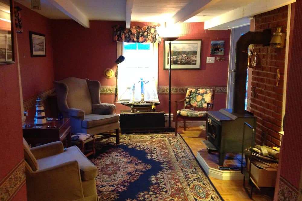 Photo of Livingroom in Rencontre East