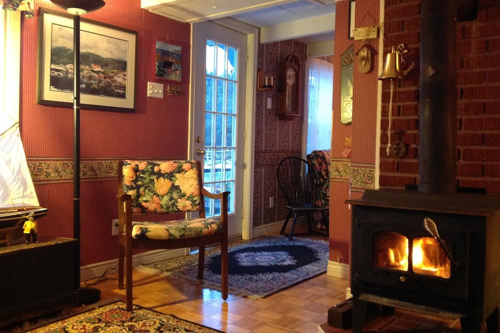 Photo of Livingroom in Rencontre East