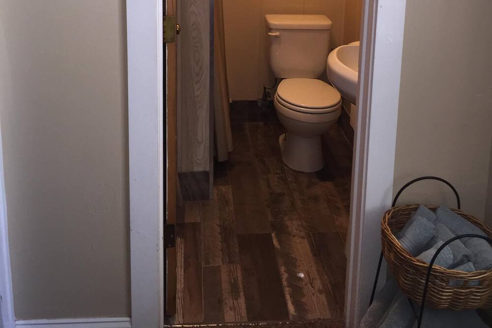 Photo of Bathroom in Tahoma