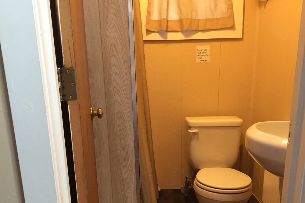Photo of Bathroom in Tahoma