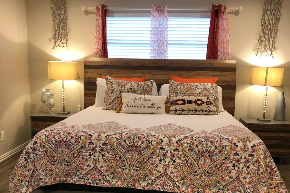 Photo of Bedroom in DeSoto