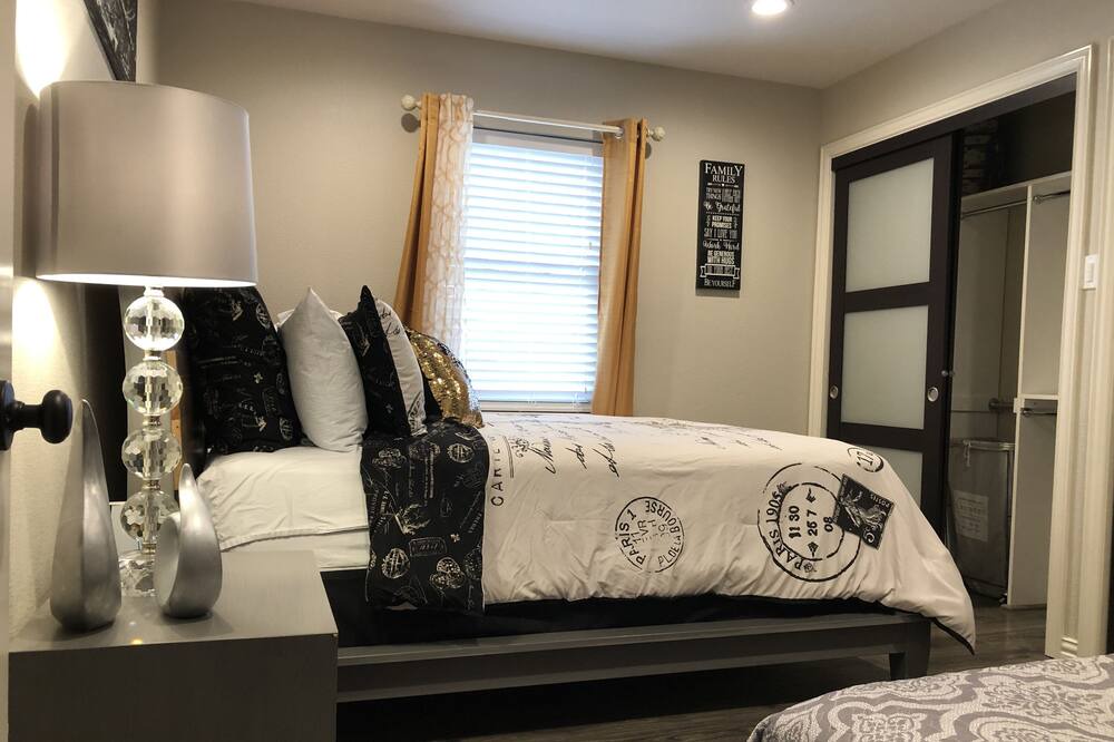 Photo of Bedroom in DeSoto