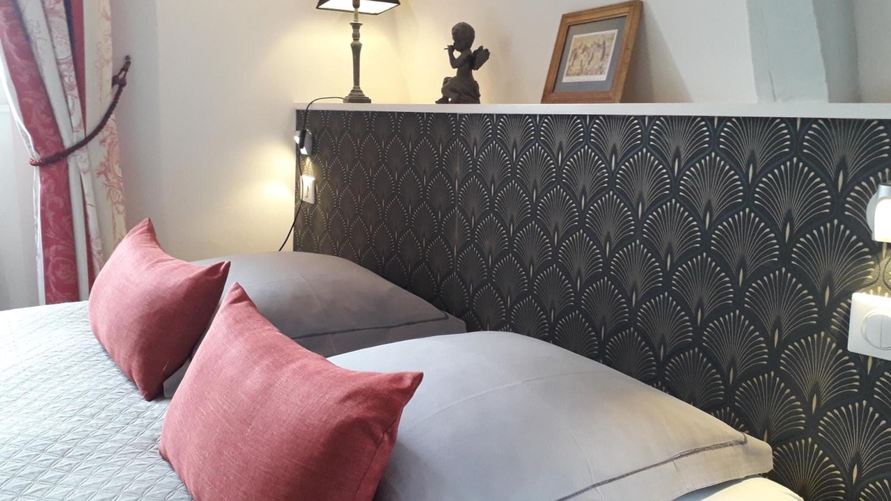Photo of Bedroom in Republique