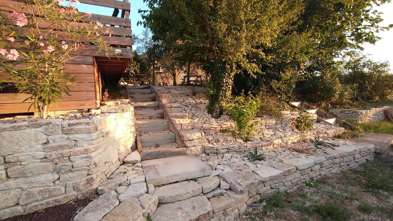 Photo of Outdoor in Grospierres