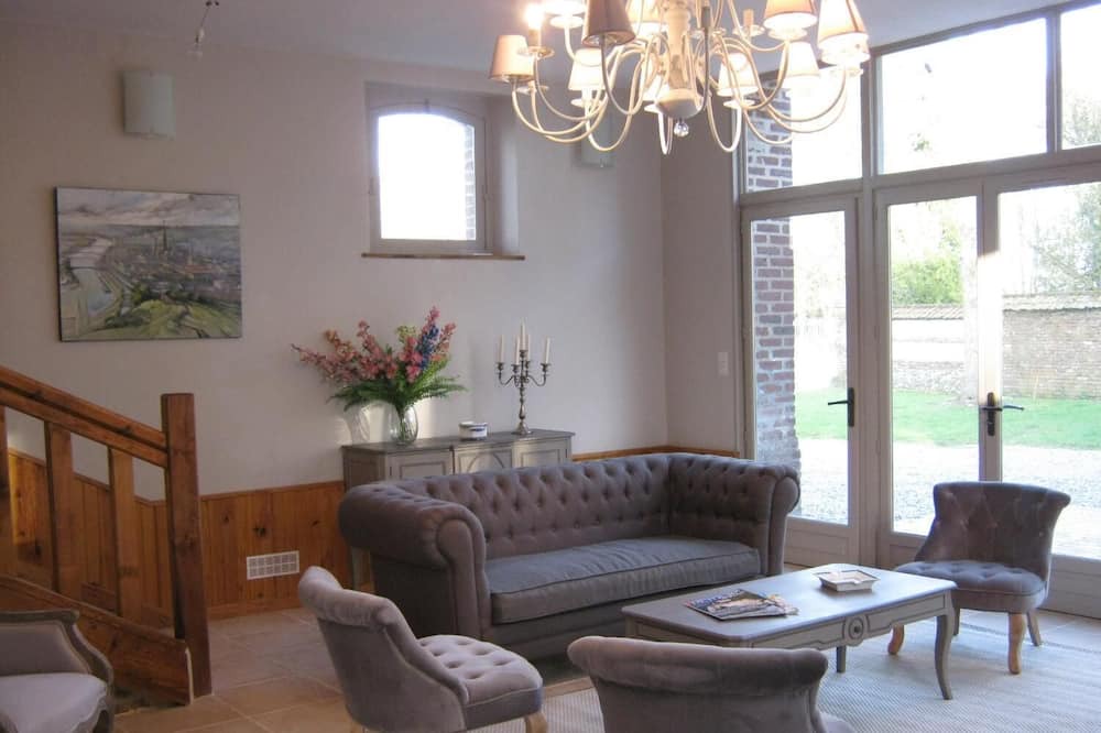 Photo of Livingroom in Aigneville