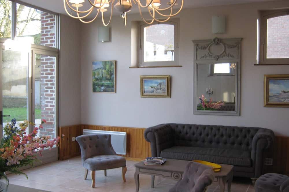 Photo of Others in Aigneville