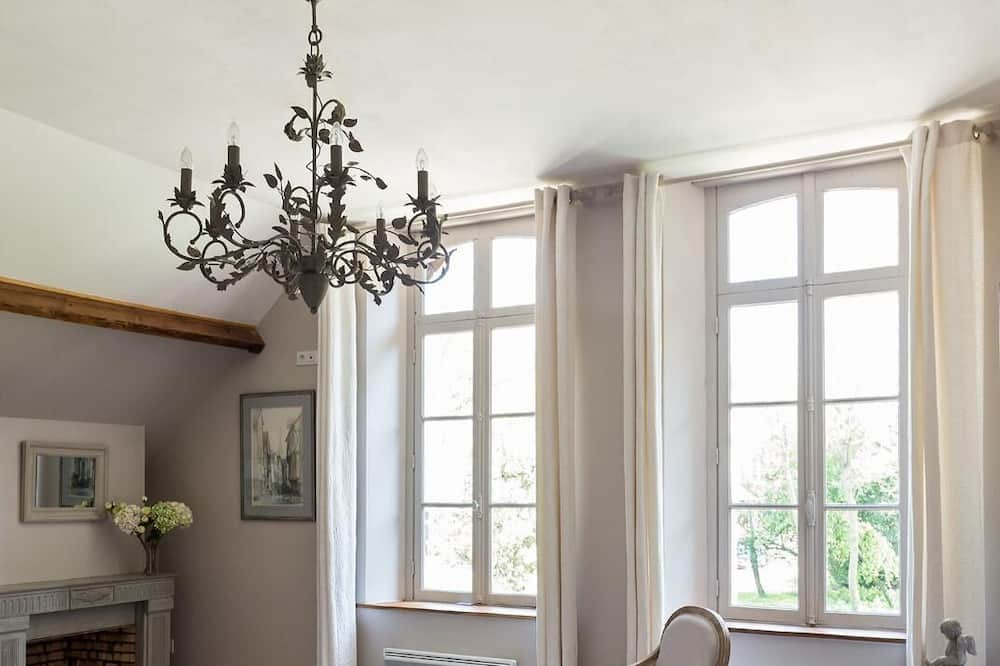 Photo of Bedroom in Aigneville