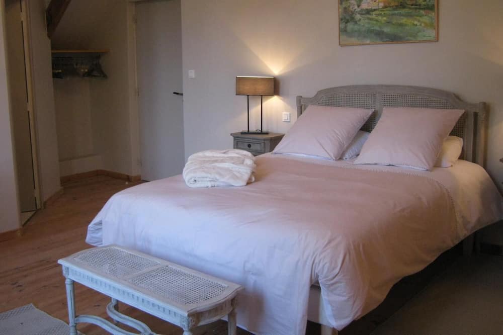 Photo of Bedroom in Aigneville
