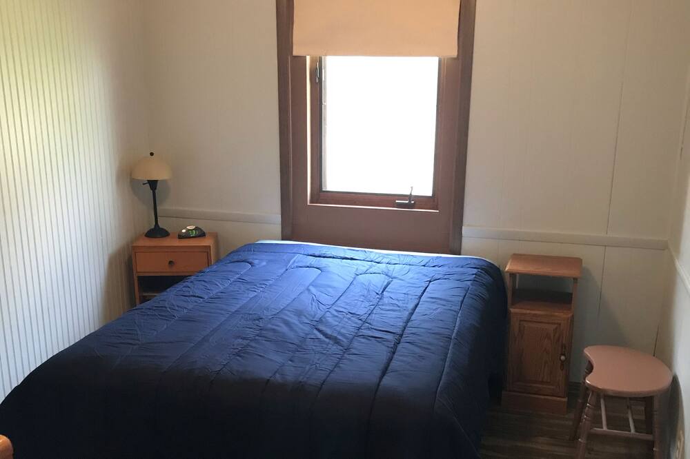 Photo of Bedroom in Delavan Lake