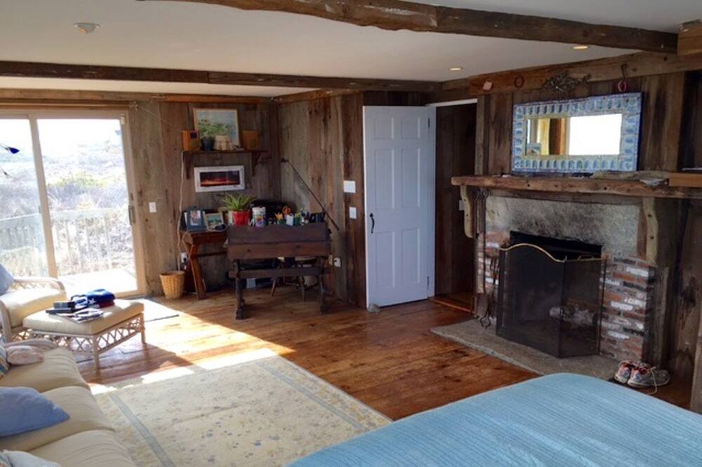 Photo of Livingroom in South Wellfleet