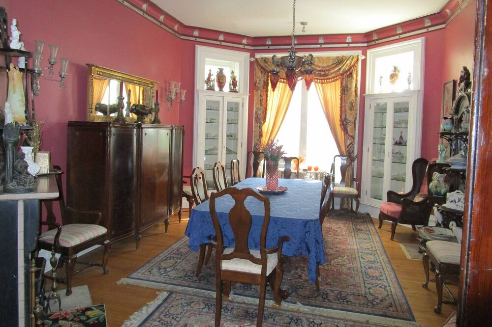Photo of Bedroom in Davenport