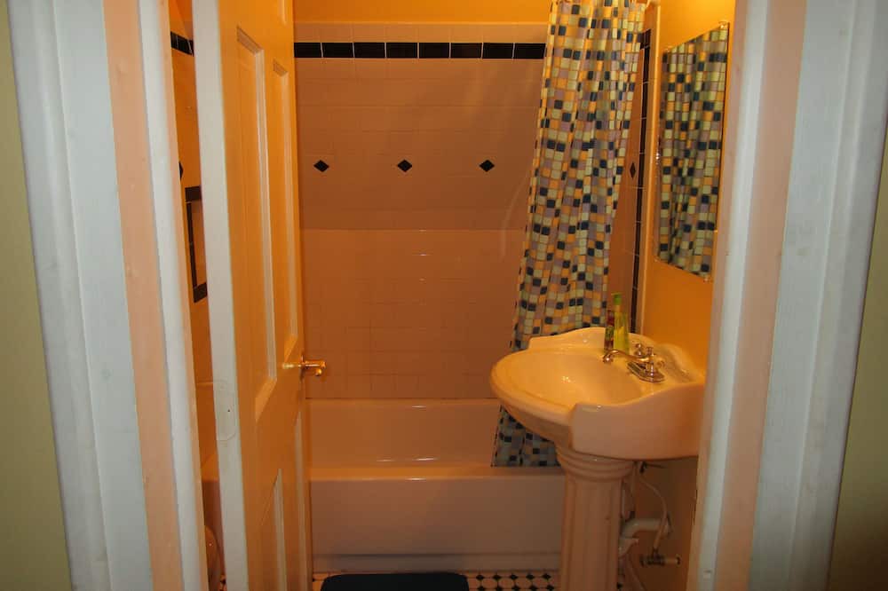 Photo of Bathroom in Davenport
