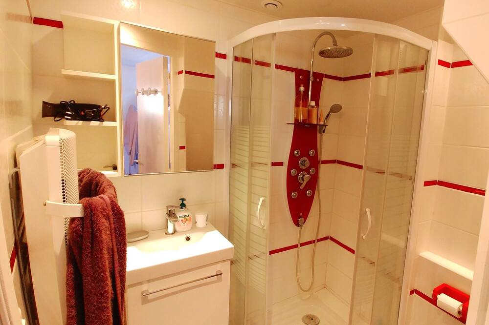 Photo of Bathroom in Vouvray