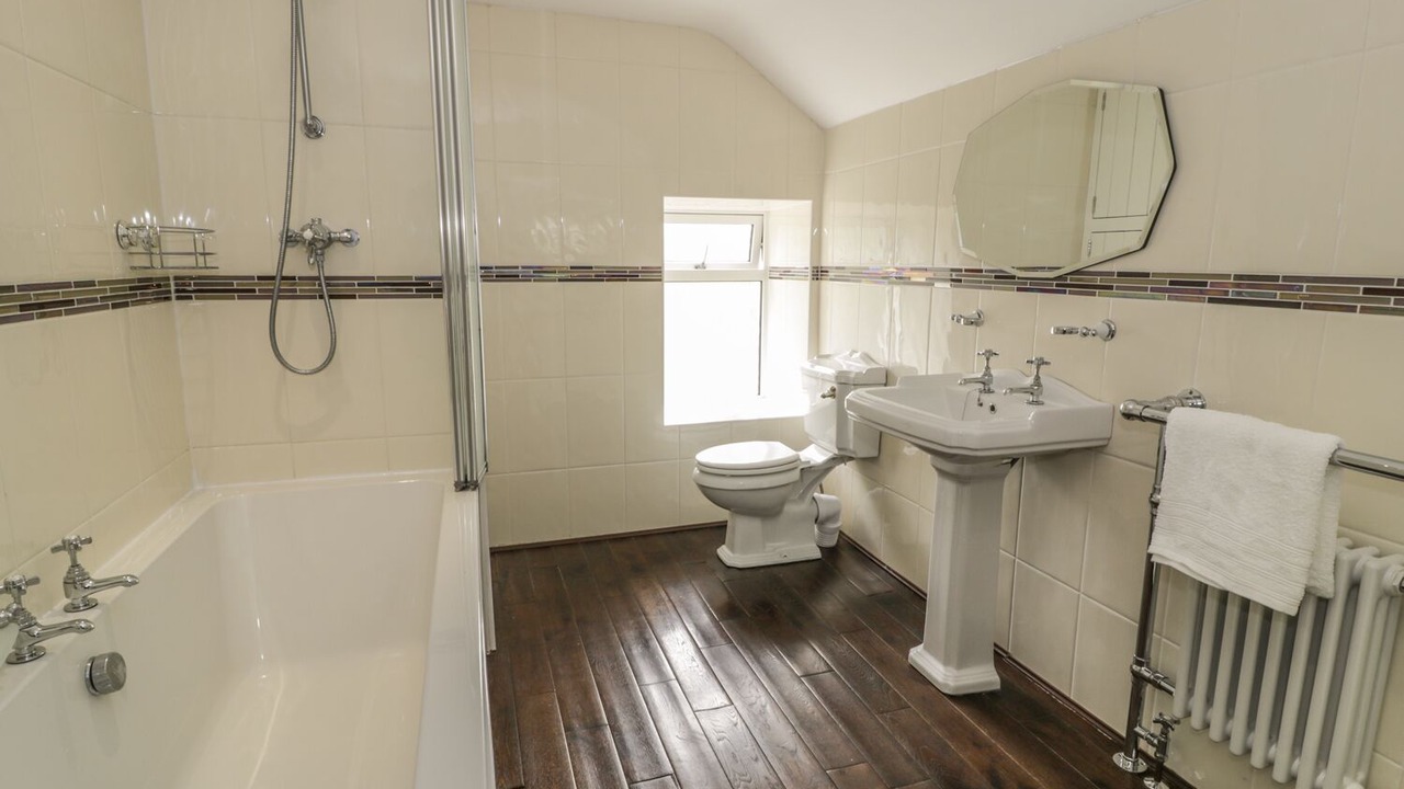 Photo of Others in Groeslon