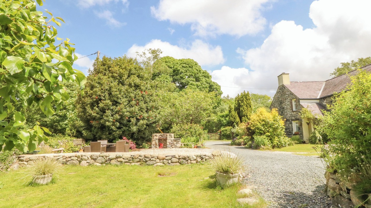 Photo of Others in Llandwrog