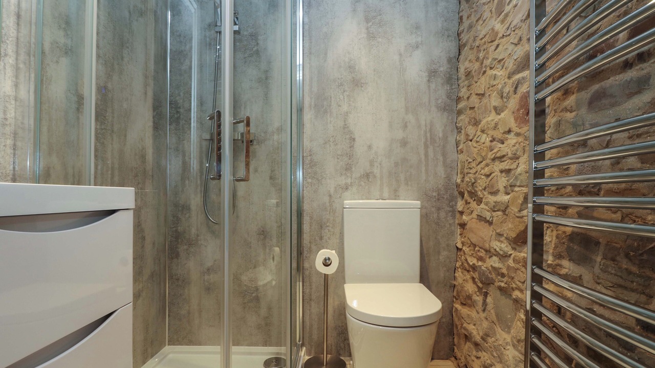 Photo of Bathroom in Littleham
