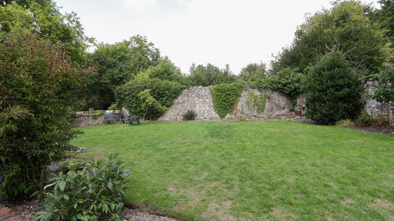 Photo of Others in Maiden Newton