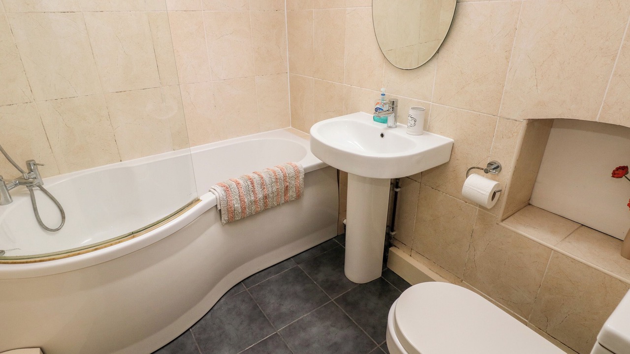 Photo of Bathroom in Bosherston