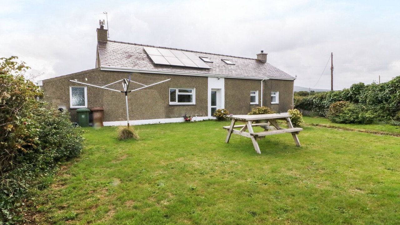 Photo of Others in Dinas