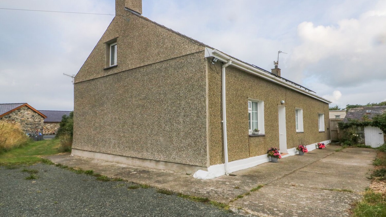 Photo of Others in Dinas