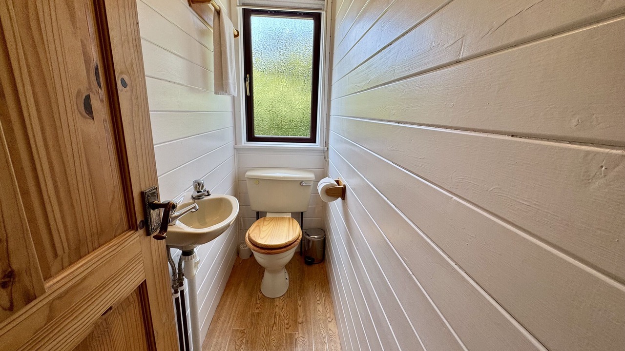 Photo of Bathroom in Helford Passage