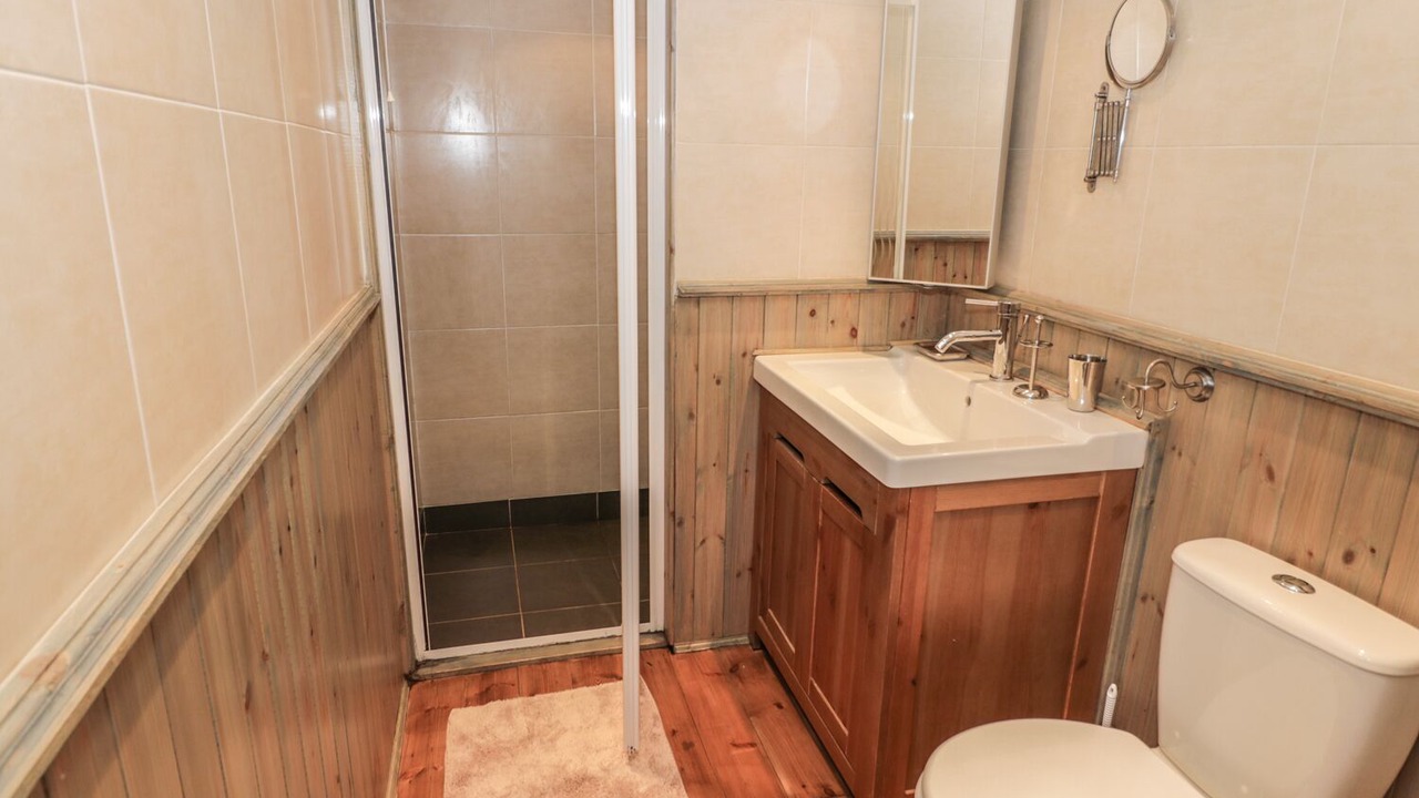 Photo of Bathroom in Llandysul